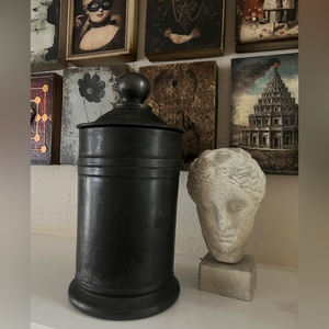 Lama‎ Oaxaca Black Canister